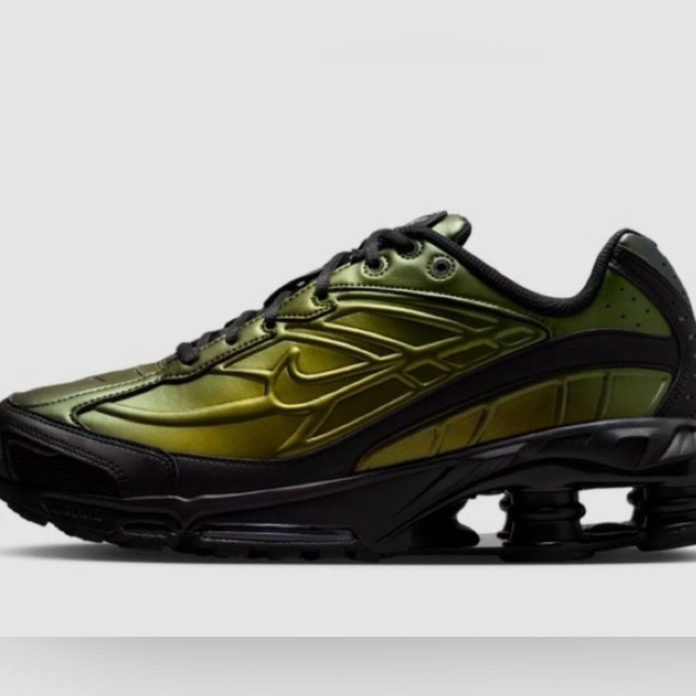 Nike Men’s Shox Low-Top in Metallic Olive and Black